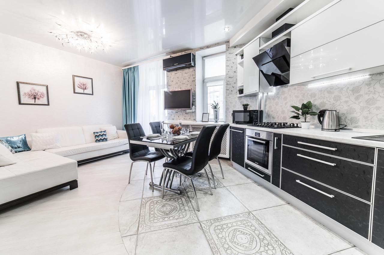 Mgapartments 3 Rooms Miasnikova Sq. Vip มินสก์ ภายนอก รูปภาพ