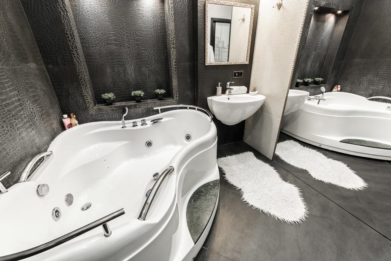 Mgapartments 3 Rooms Miasnikova Sq. Vip มินสก์ ภายนอก รูปภาพ